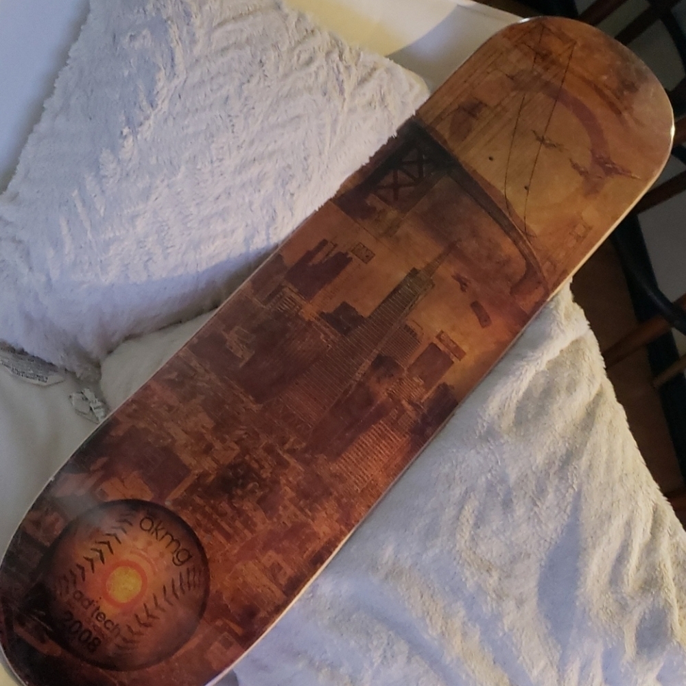 OKMG SKATEBOARD